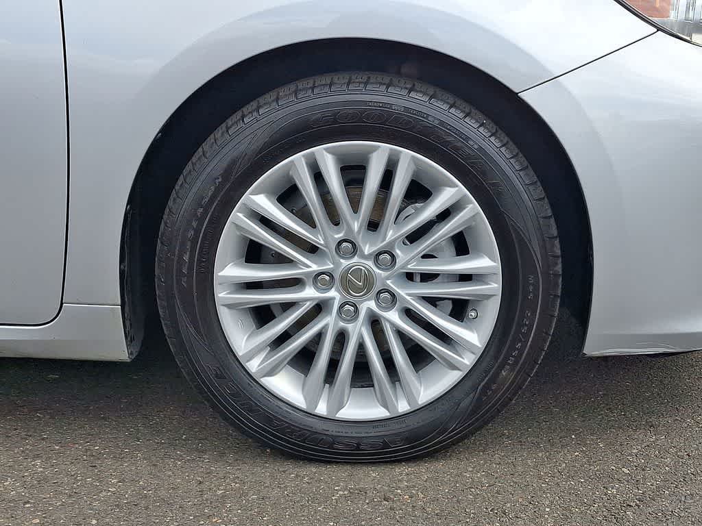 Thumbnail: 2014 Lexus ES - 26