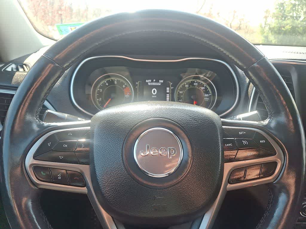 Thumbnail: 2020 Jeep Cherokee - 15