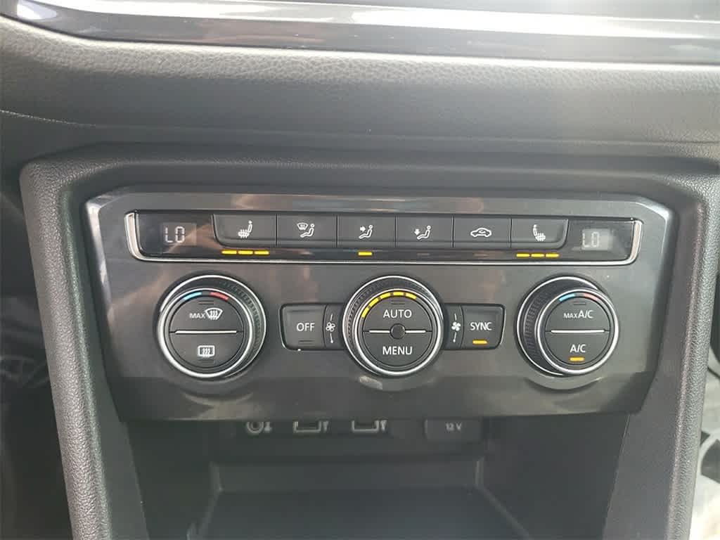 Thumbnail: 2018 Volkswagen Tiguan - 17