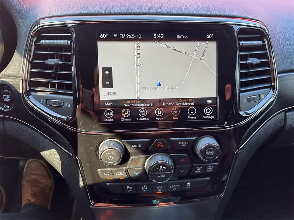 Thumbnail: 2021 Jeep Grand Cherokee - 14