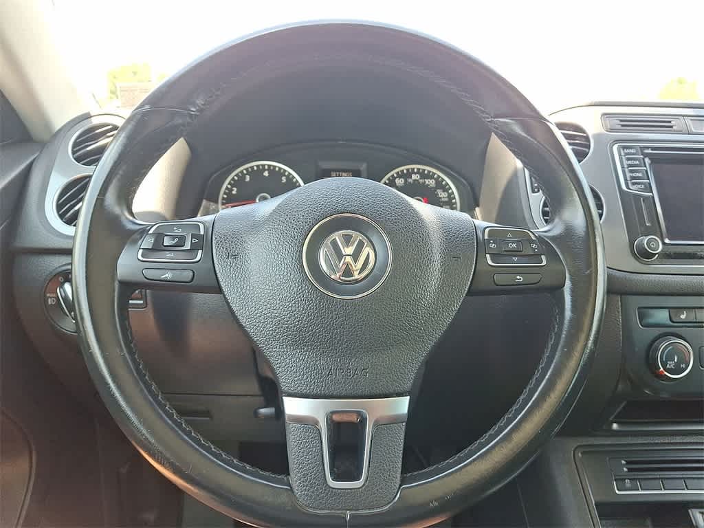 Thumbnail: 2016 Volkswagen Tiguan - 16