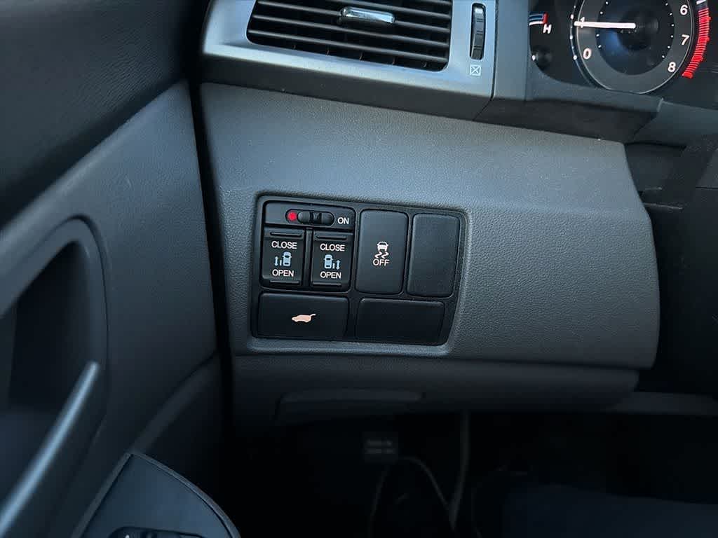 Thumbnail: 2013 Honda Odyssey - 18