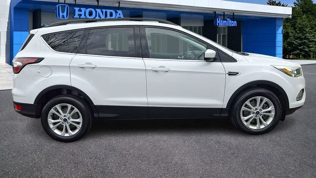 Thumbnail: 2017 Ford Escape - 9