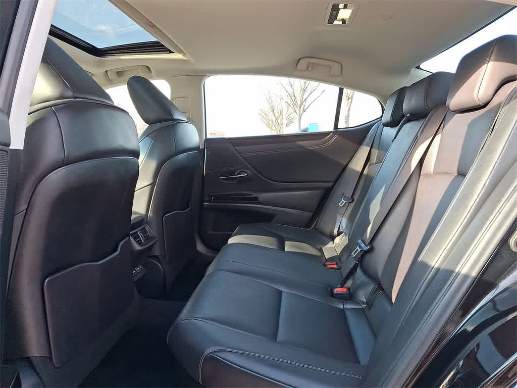 Thumbnail: 2023 Lexus ES - 20