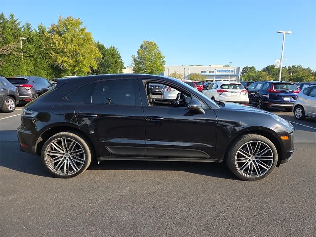 Thumbnail: 2020 Porsche Macan - 4