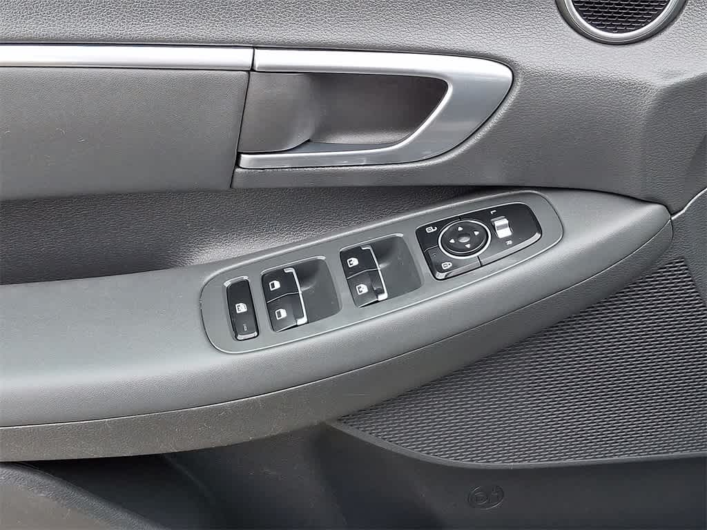 Thumbnail: 2020 Hyundai Sonata - 10