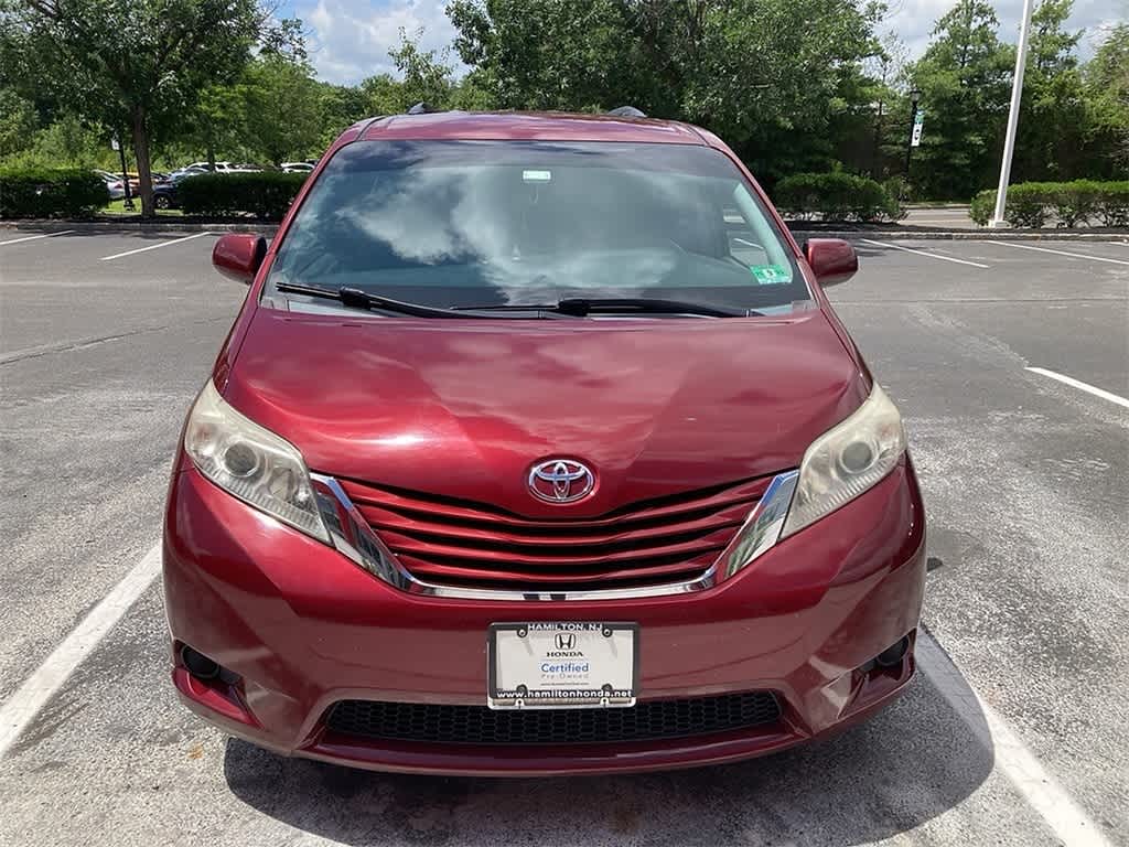 Thumbnail: 2015 Toyota Sienna - 2