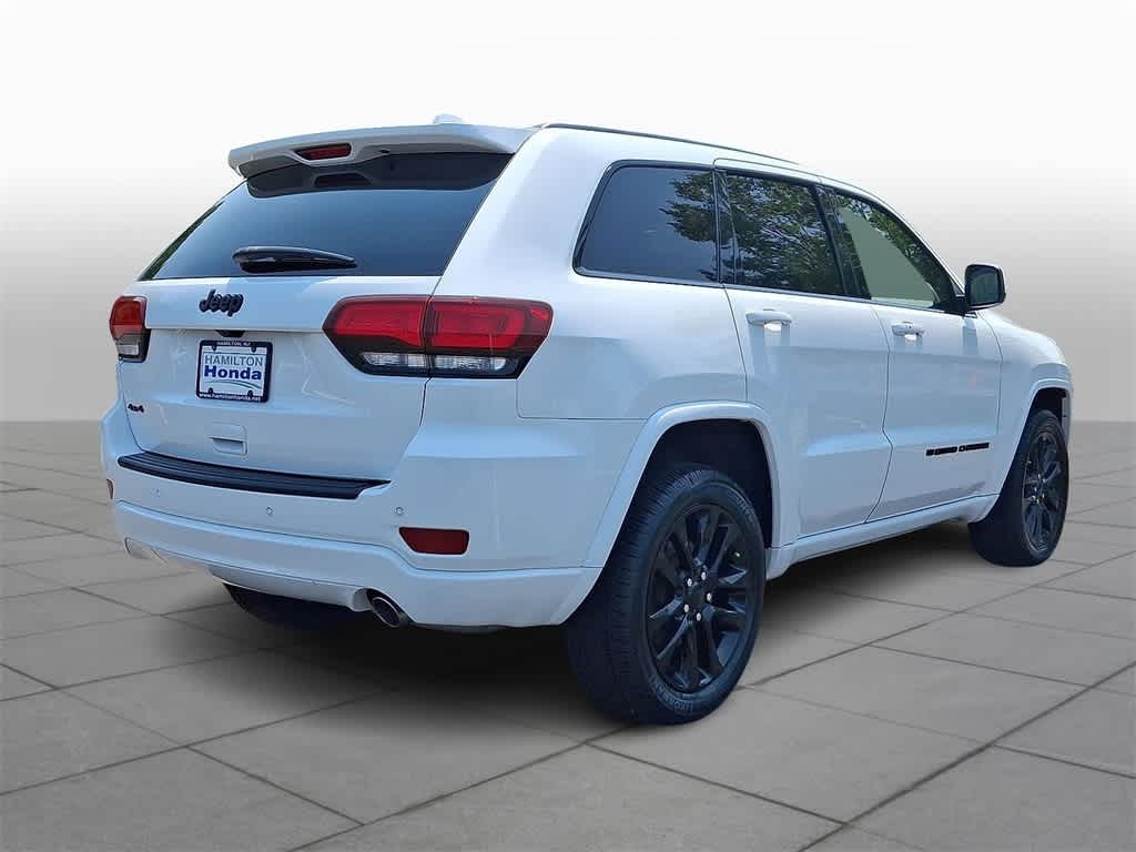 Thumbnail: 2022 Jeep Grand Cherokee - 24