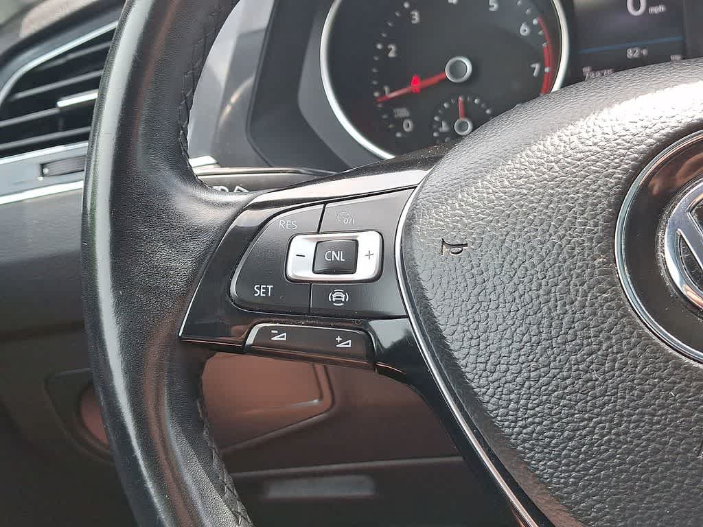 Thumbnail: 2019 Volkswagen Tiguan - 17