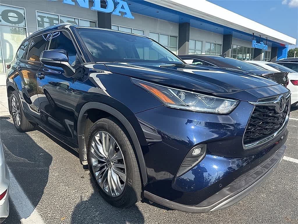 Thumbnail: 2021 Toyota Highlander - 3