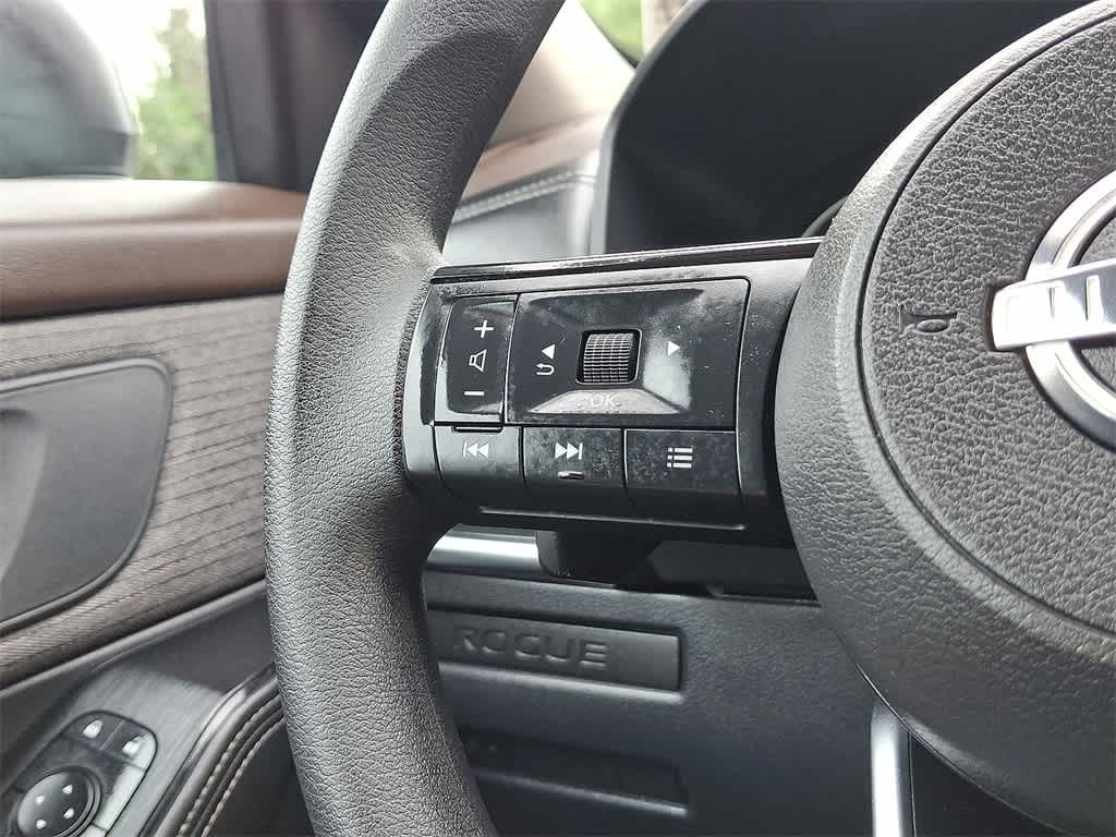 Thumbnail: 2022 Nissan Rogue - 15