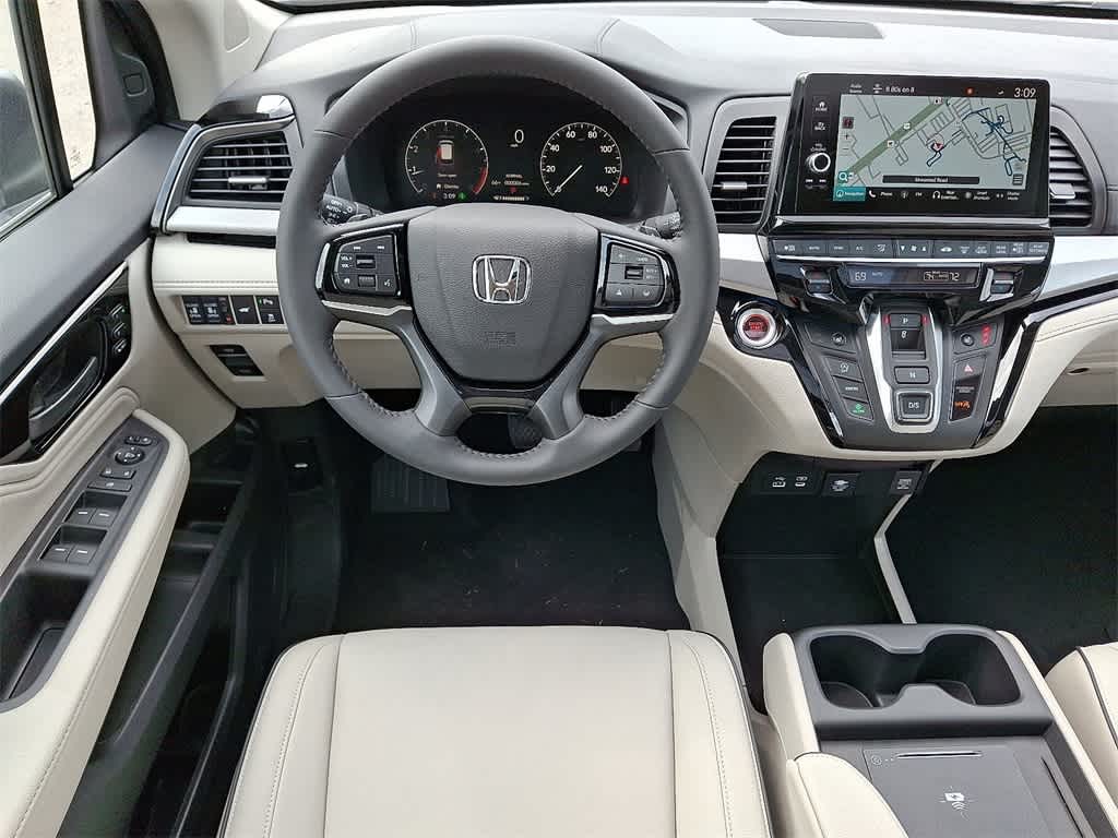 2025 Honda Odyssey Touring 11