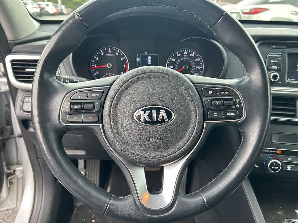 Thumbnail: 2016 Kia Optima - 16