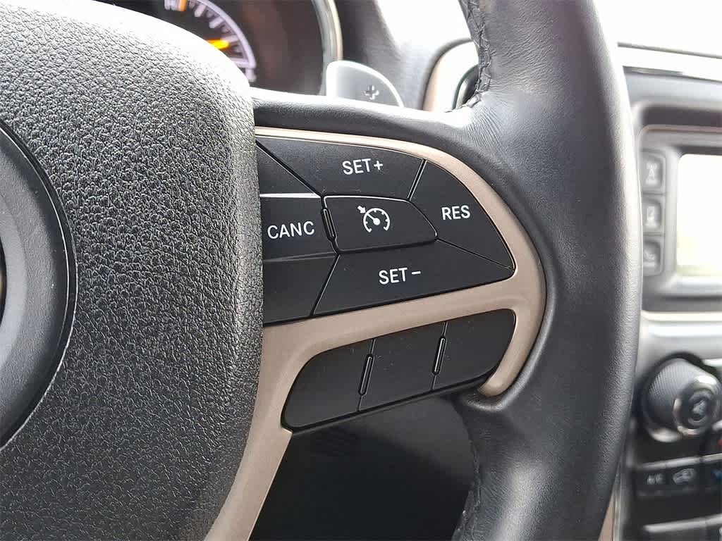 Thumbnail: 2015 Jeep Grand Cherokee - 18