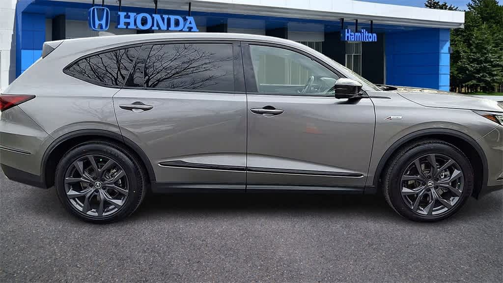 Thumbnail: 2023 Acura MDX - 9