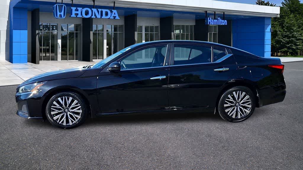 Thumbnail: 2023 Nissan Altima - 5