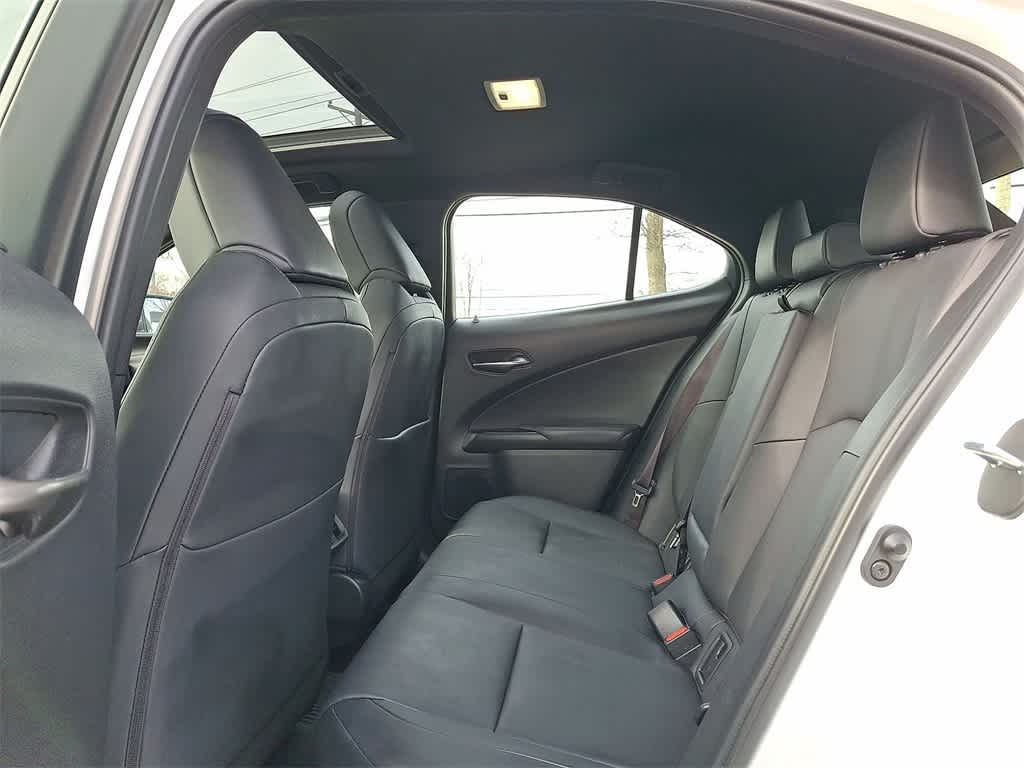 Thumbnail: 2023 Lexus UX - 20