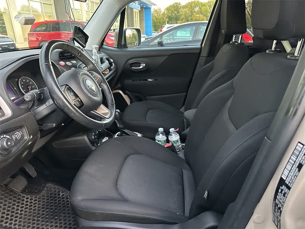 Thumbnail: 2016 Jeep Renegade - 7