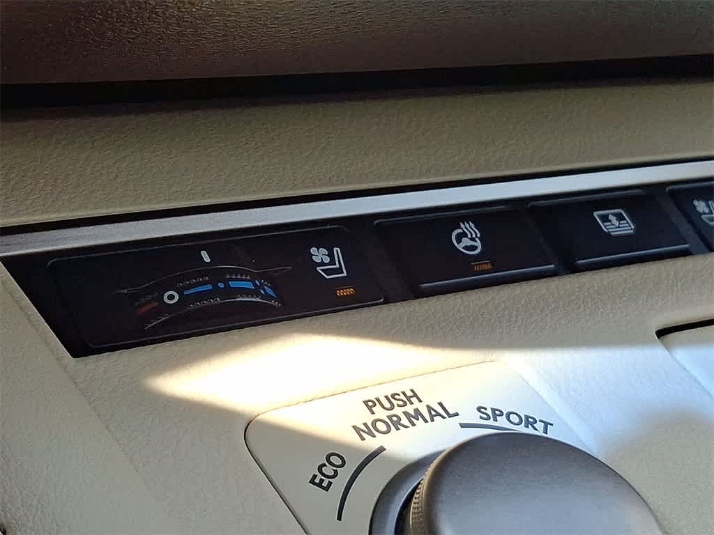 Thumbnail: 2016 Lexus ES - 19