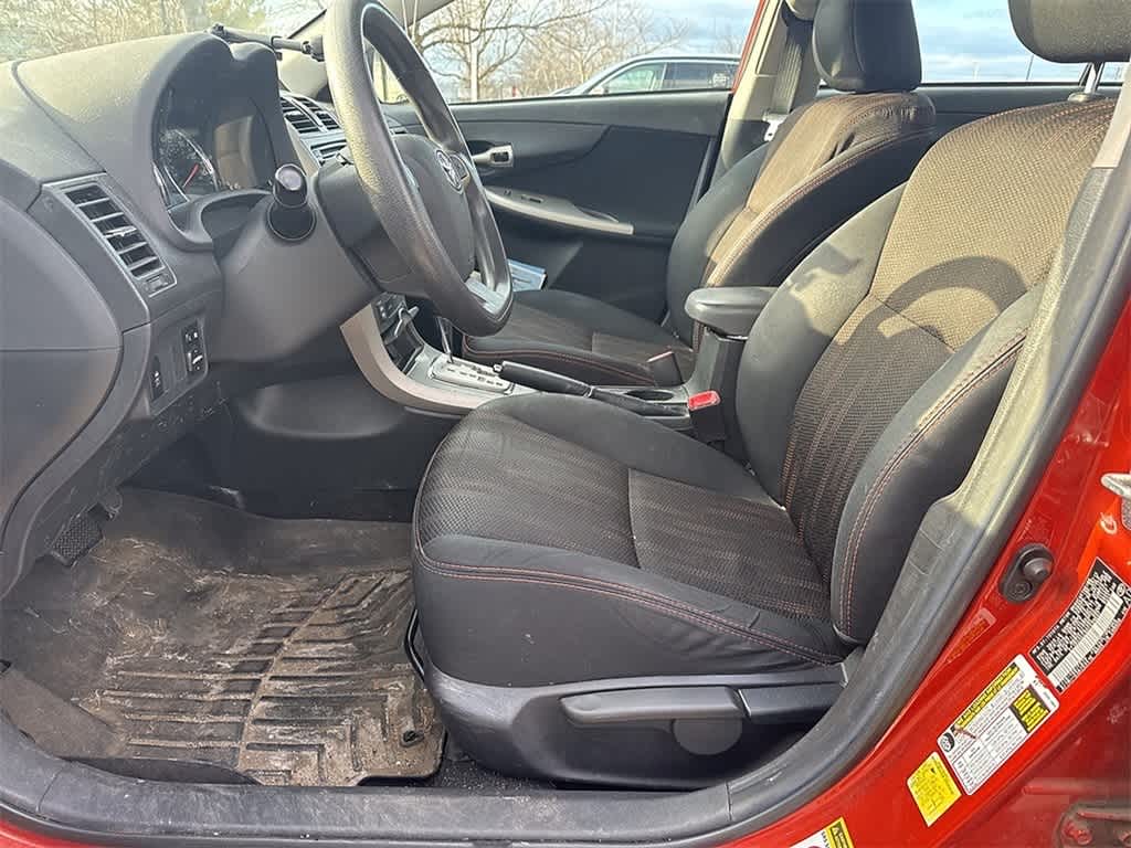 Thumbnail: 2013 Toyota Corolla - 8