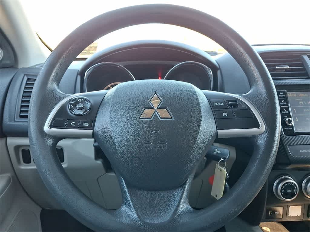 Thumbnail: 2021 Mitsubishi Outlander Sport - 16