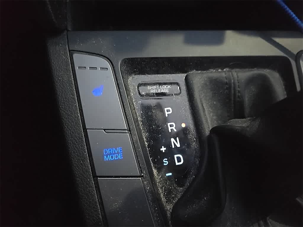 Thumbnail: 2019 Hyundai Elantra - 18