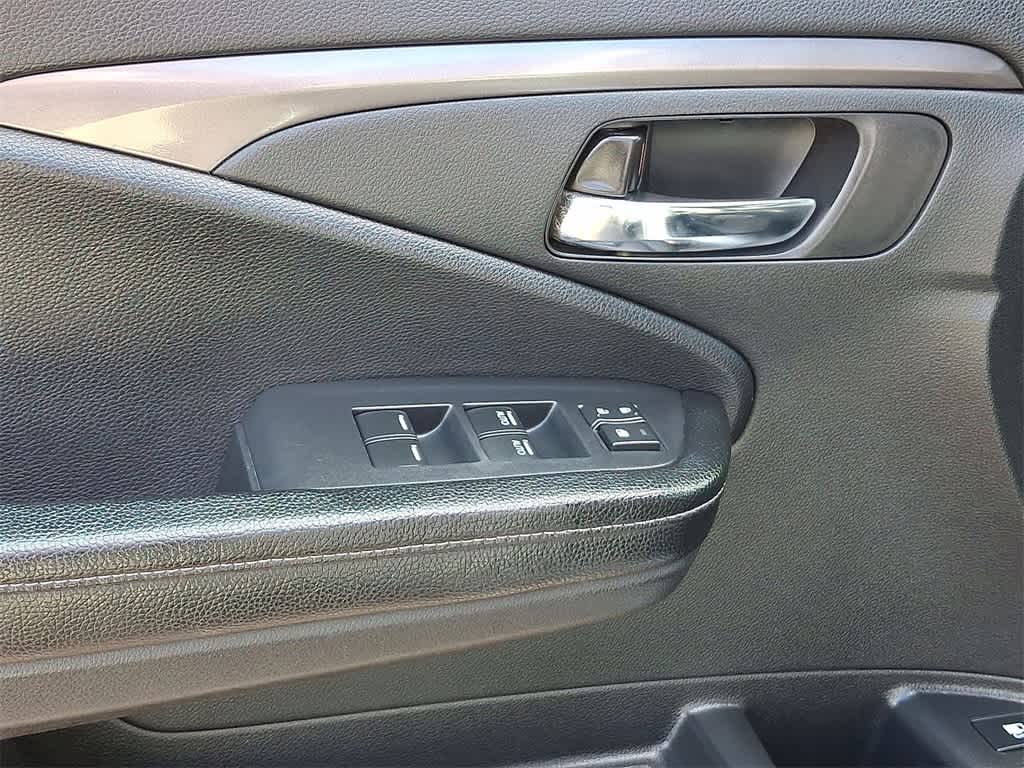 Thumbnail: 2017 Honda Ridgeline - 10