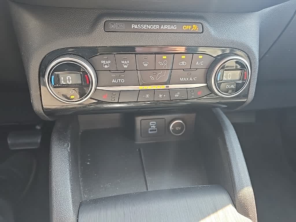 2021 Ford Escape Titanium Hybrid 20