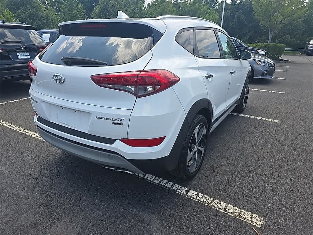 Thumbnail: 2017 Hyundai Tucson - 4