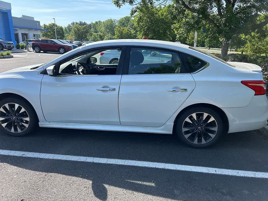 Thumbnail: 2016 Nissan Sentra - 9
