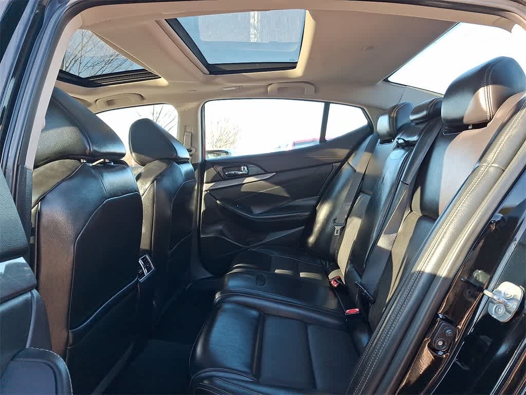 Thumbnail: 2017 Nissan Maxima - 20