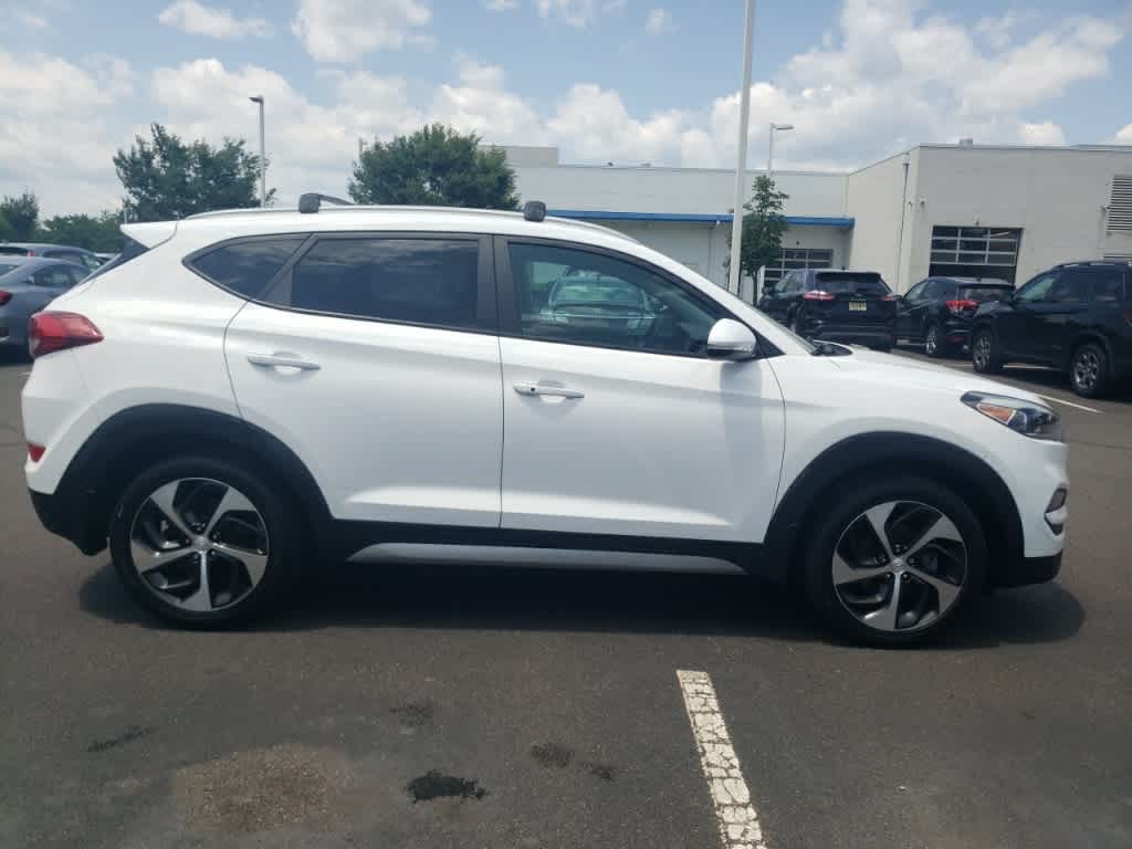 Thumbnail: 2017 Hyundai Tucson - 4