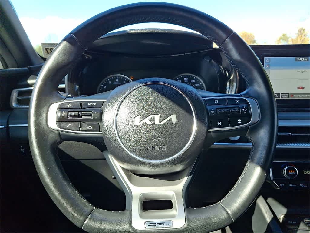Thumbnail: 2023 Kia K5 - 16