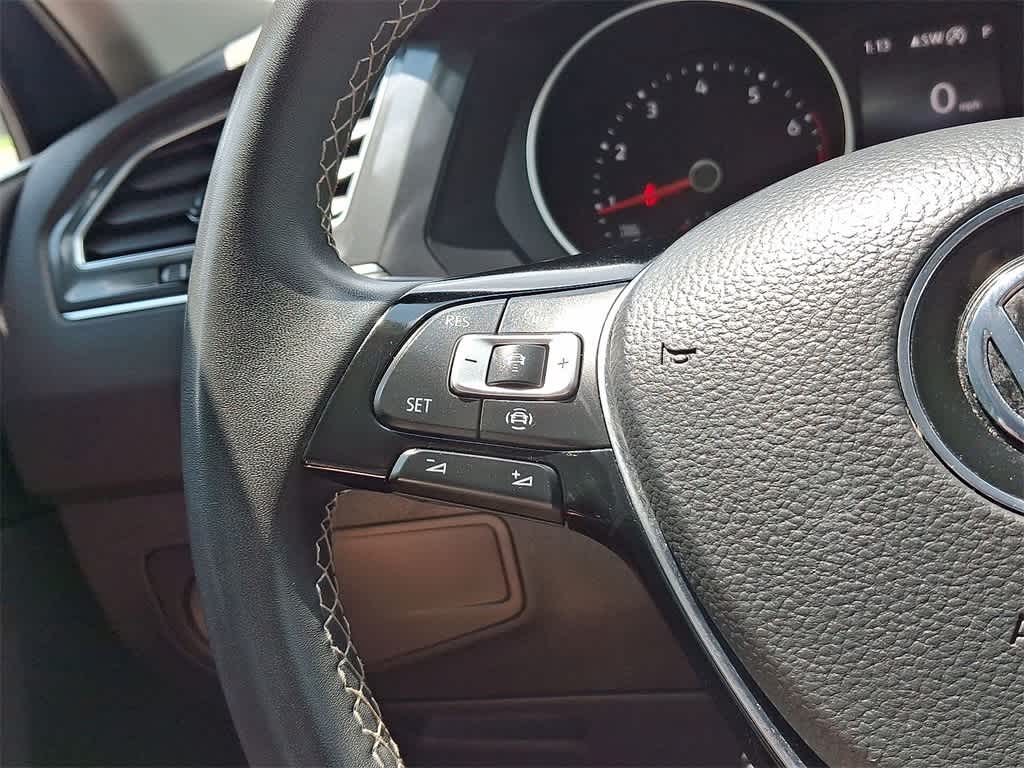 Thumbnail: 2021 Volkswagen Tiguan - 17