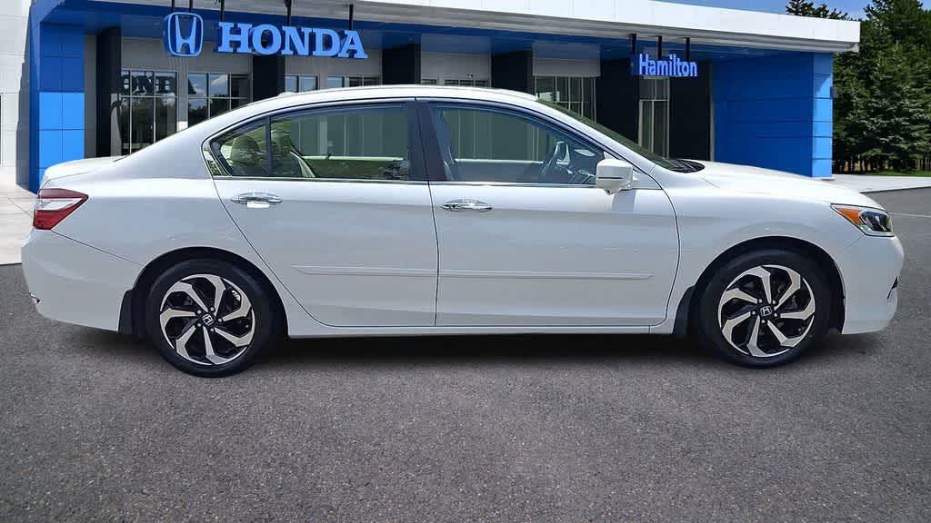 Thumbnail: 2017 Honda Accord - 9