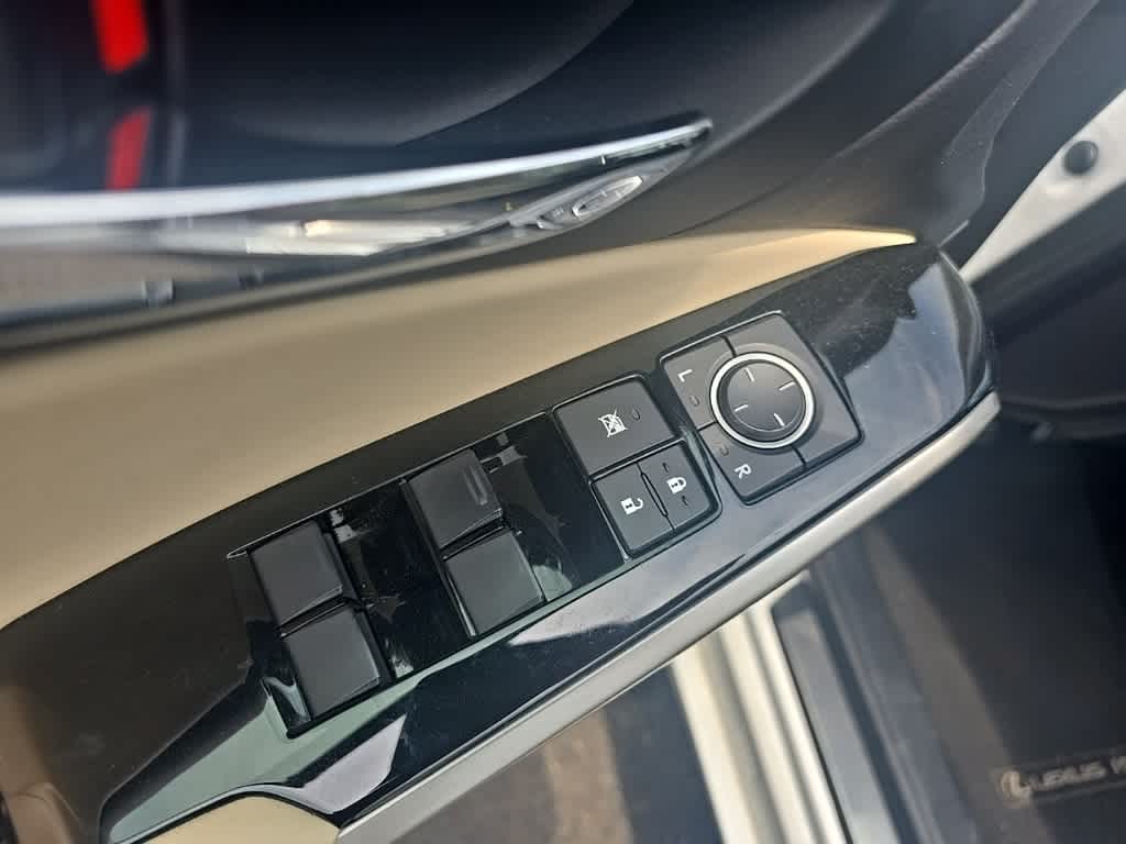 2016 Lexus IS 300 15