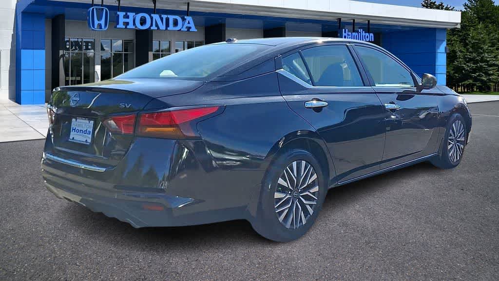 Thumbnail: 2023 Nissan Altima - 8