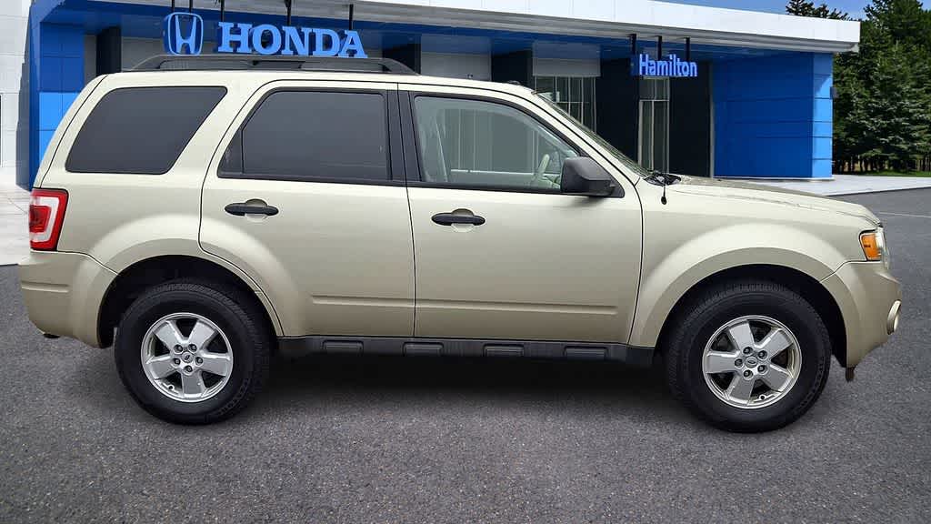 Thumbnail: 2010 Ford Escape - 9