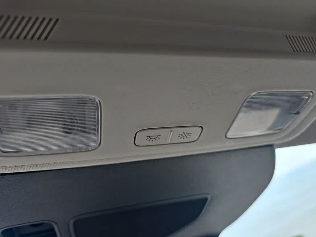 2021 Ford Escape Titanium Hybrid 24