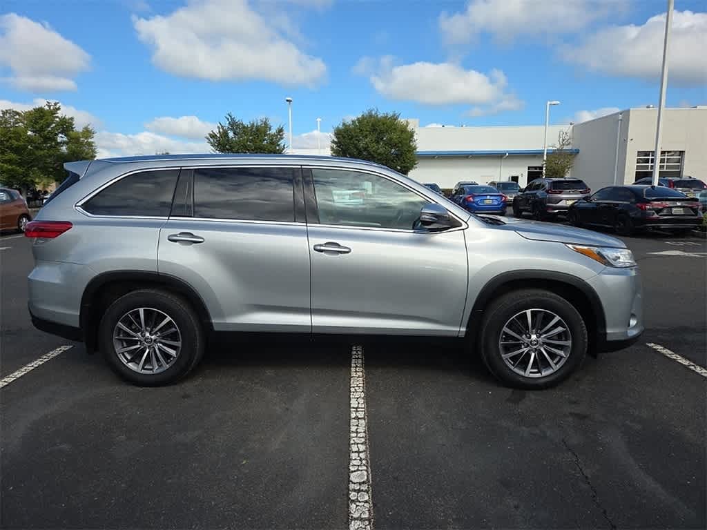 Thumbnail: 2019 Toyota Highlander - 4