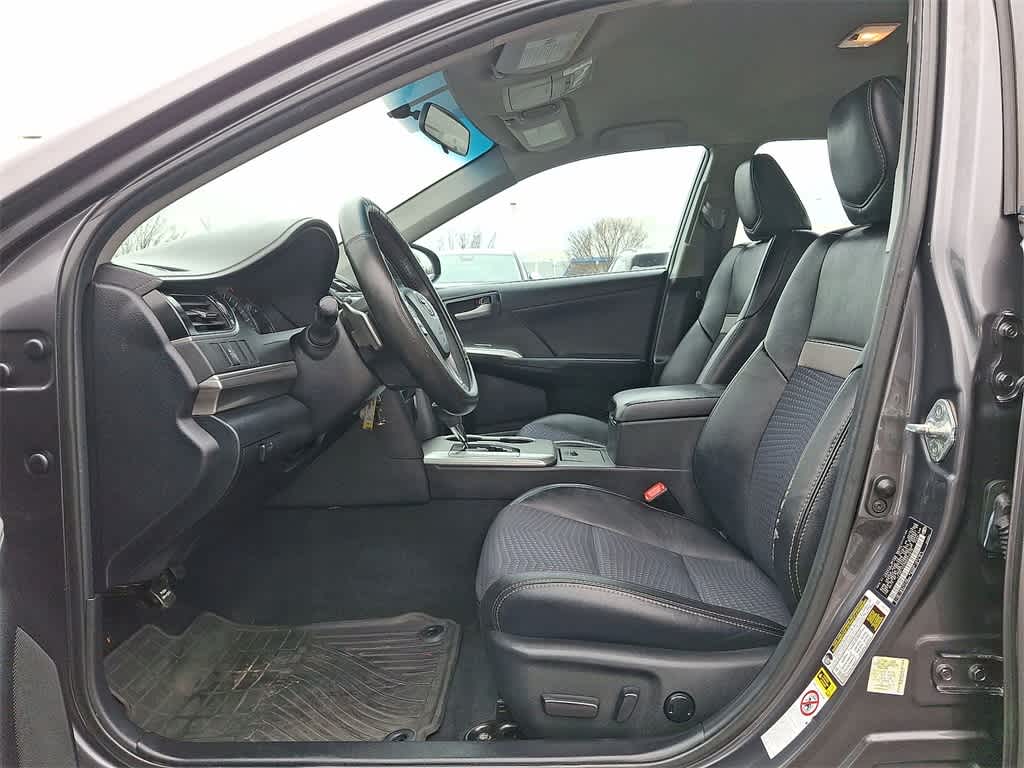 Thumbnail: 2013 Toyota Camry - 11