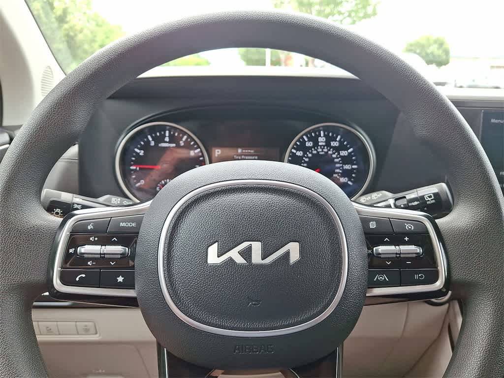 Thumbnail: 2023 Kia Carnival - 16