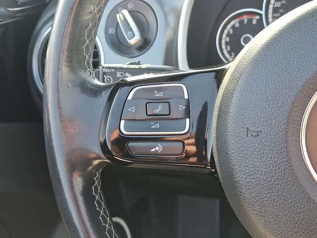 Thumbnail: 2014 Volkswagen Beetle - 17