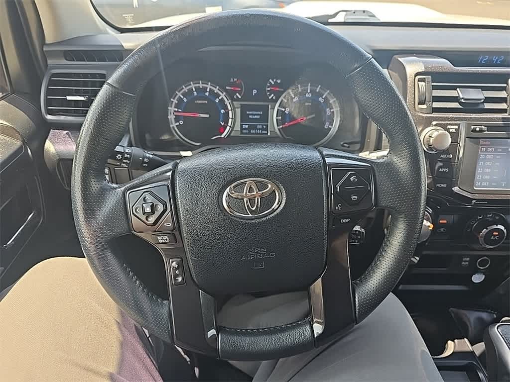 Thumbnail: 2018 Toyota 4Runner - 10
