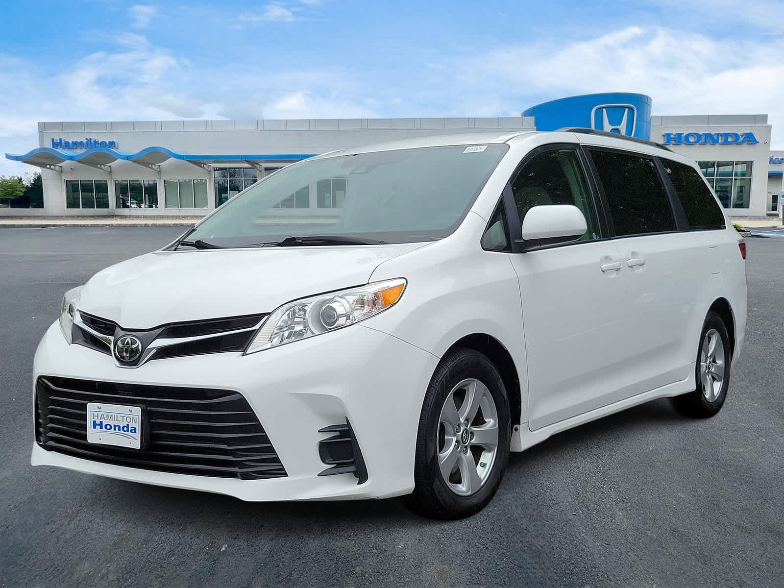 2018 Toyota Sienna LE -
                Hamilton, NJ