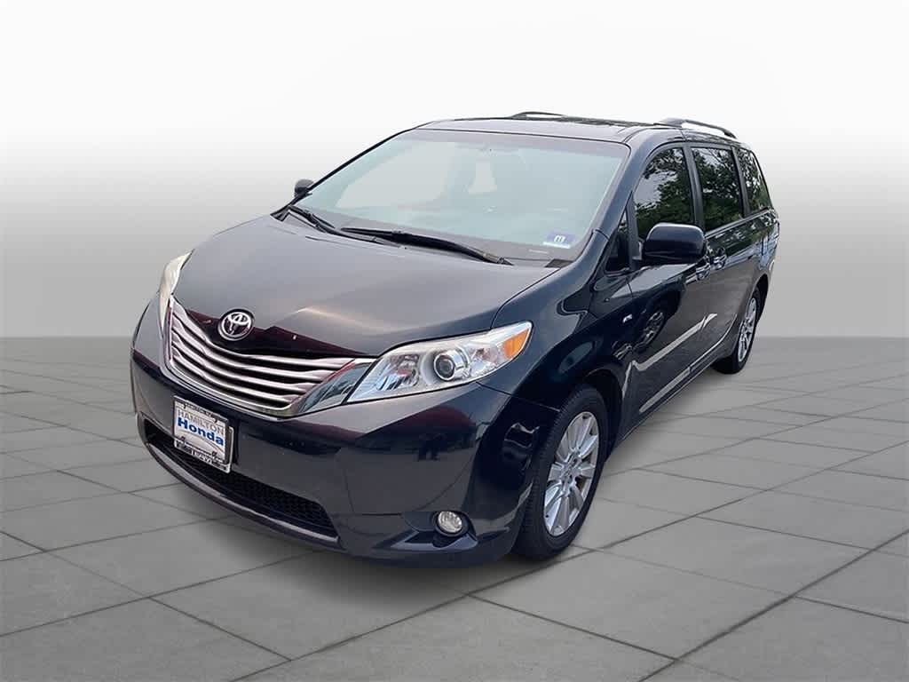 Thumbnail: 2017 Toyota Sienna - 1