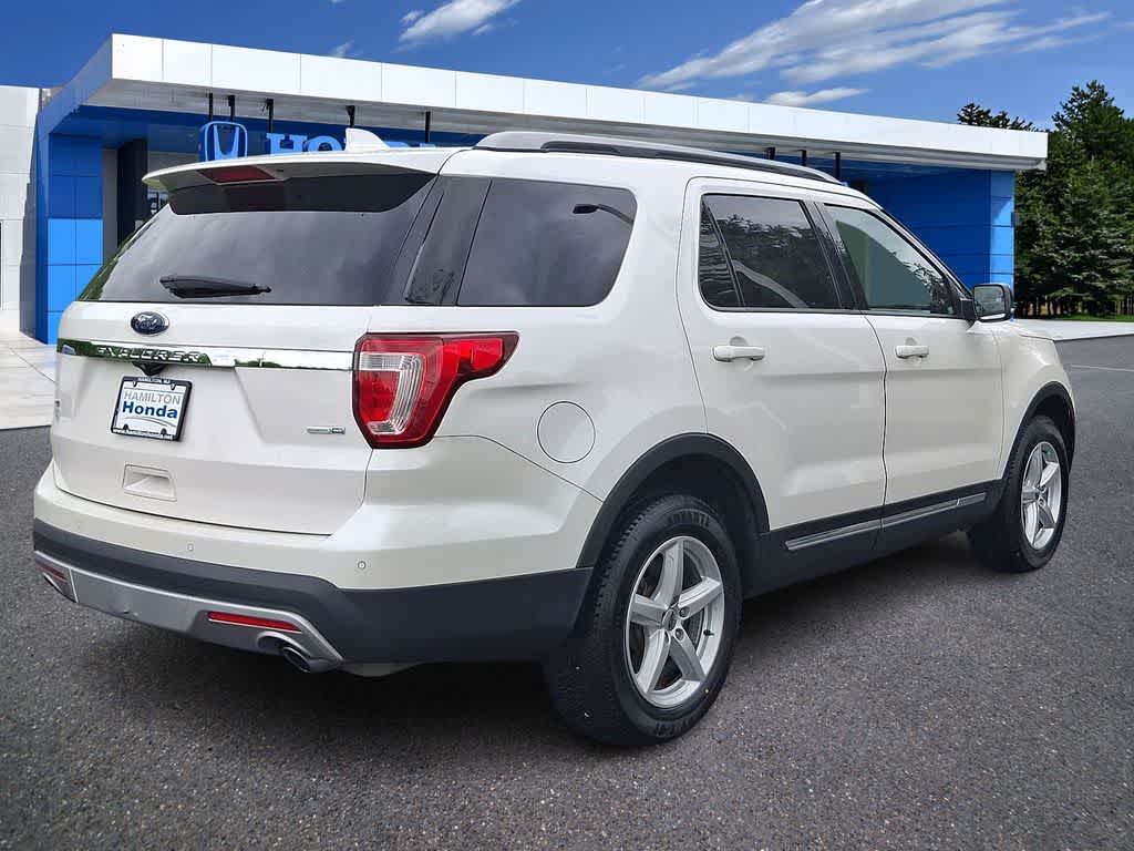 Thumbnail: 2017 Ford Explorer - 24