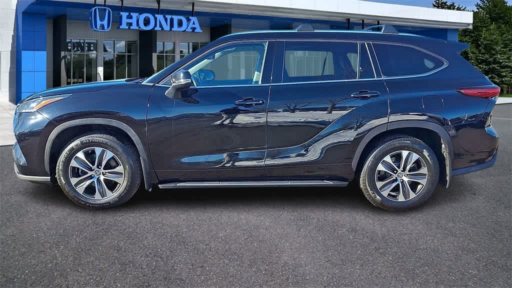 Thumbnail: 2021 Toyota Highlander - 5