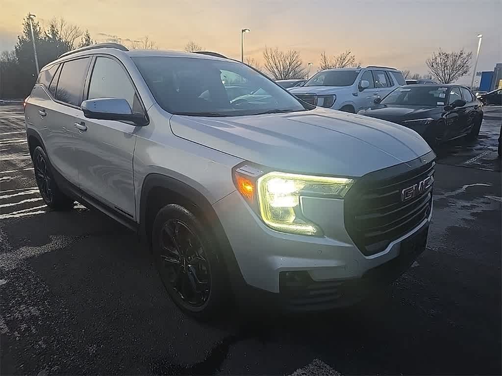 Thumbnail: 2022 GMC Terrain - 3