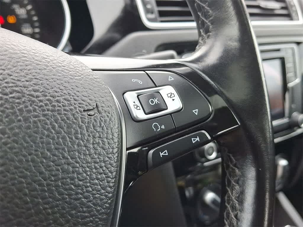 Thumbnail: 2016 Volkswagen Jetta - 18